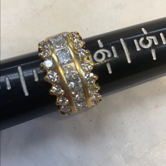 18K Solid Gold Diamonds wedding Ring - Picture 4 of 7